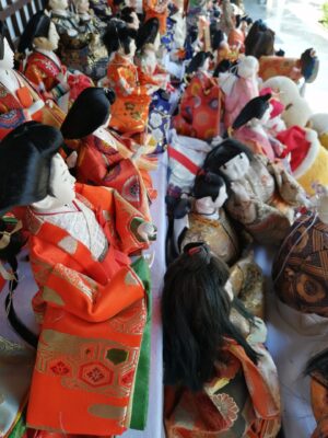 大阪の人形供養完全版2026｜有名寺社の費用相場と後悔なき処分法