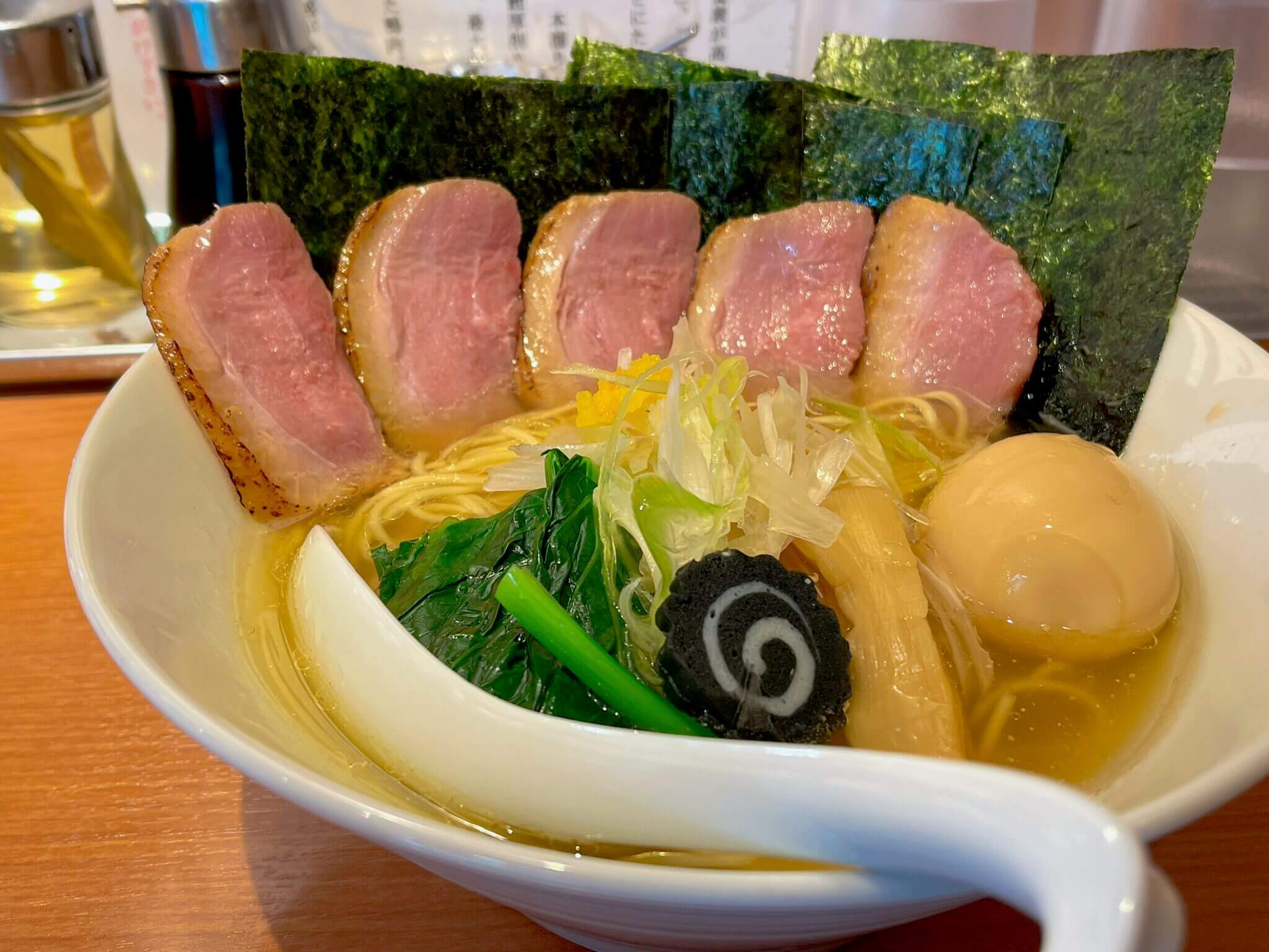 麺屋上々はなぜ人を魅了するのか？絶品メニューと混雑の真相【2026年最新】