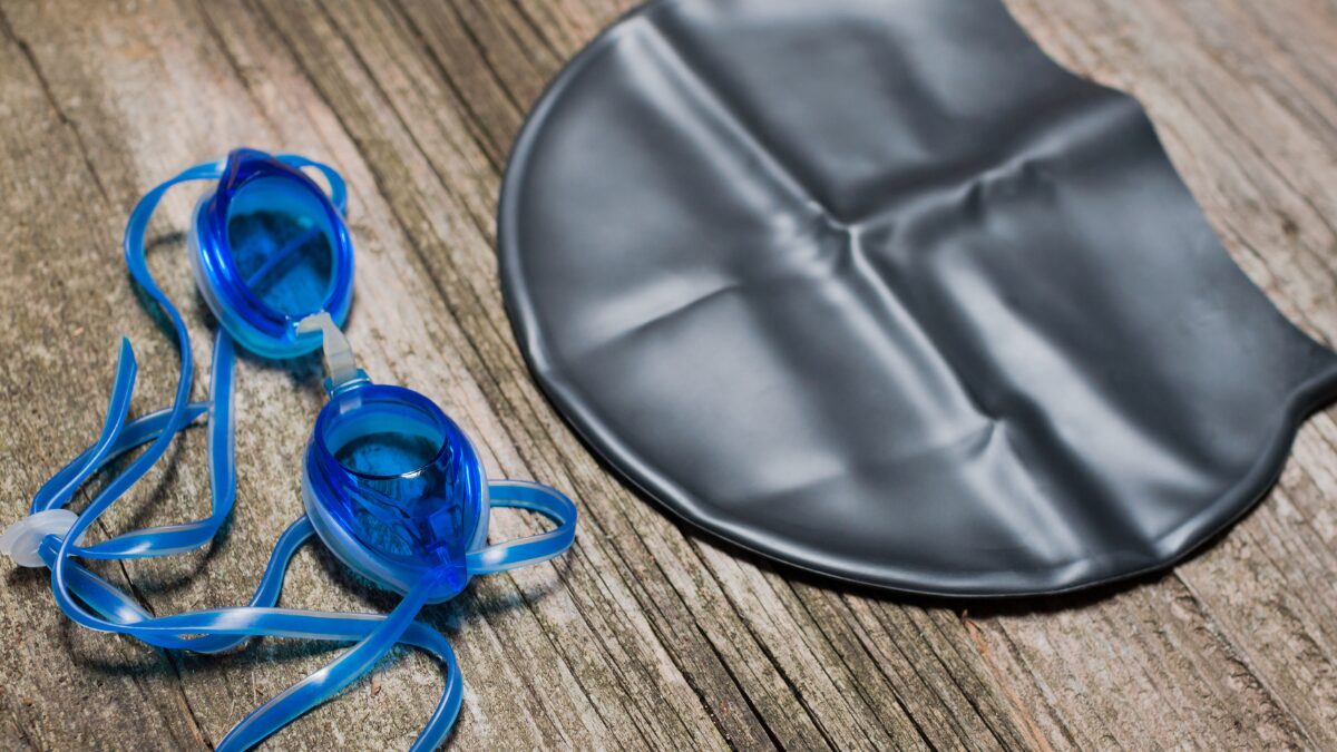 ダイソー水泳帽に大人用はある？売ってない噂の真相とサイズ感を徹底検証