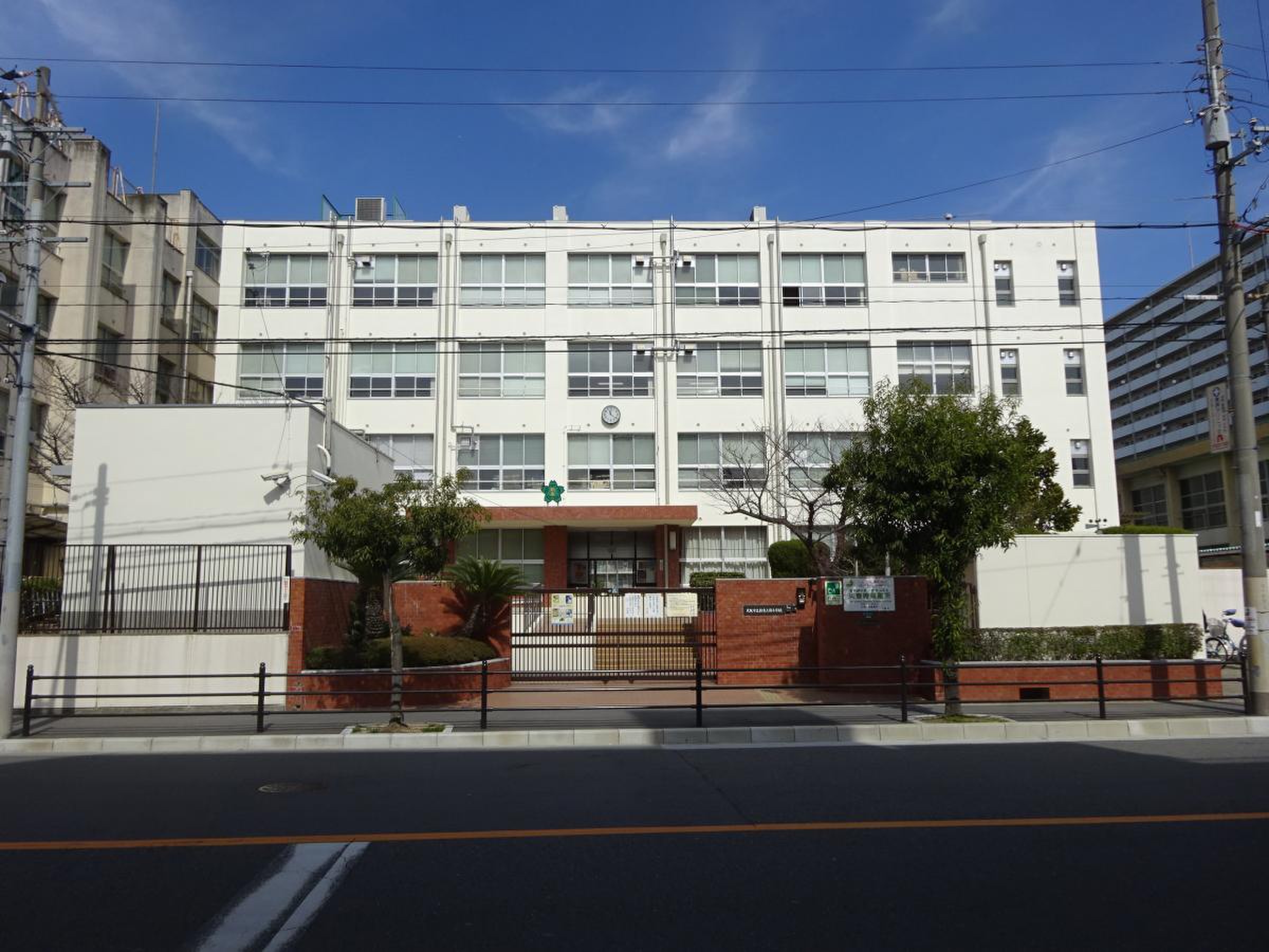 新東三国小学校の“いま”に保護者騒然。教育方針と学区の知られざる実態