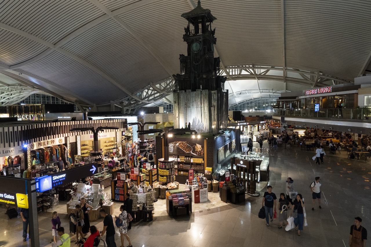 バリ島空港で戸惑う旅行者が続出？2026年最新の入国審査と移動完全攻略