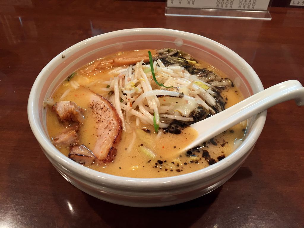 札幌「麺屋おざわ」味噌ラーメンの真髄！彩未の系譜と行列攻略法