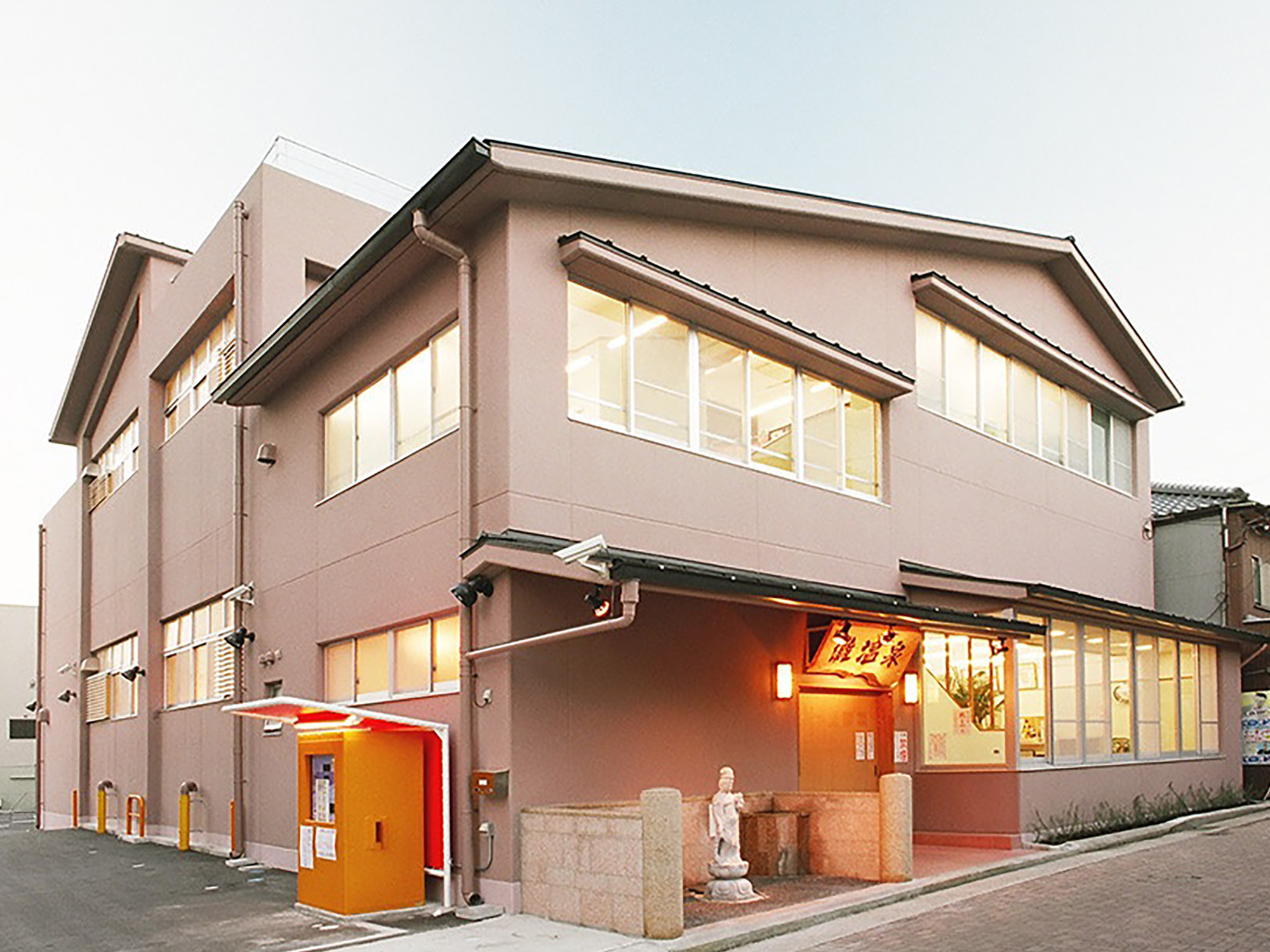灘温泉水道筋店の閉店理由と現在｜名湯の歴史と六甲道店の最新営業情報