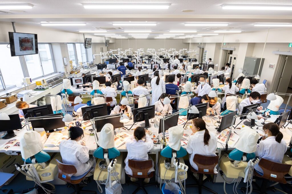 激動の国公立大学歯学部入試！最新の難易度推移と私立との決定的差