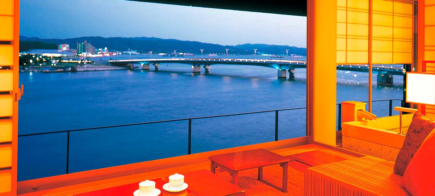 宍道湖温泉が人々を魅了する真相｜夕日絶景と名宿が紡ぐ至高の滞在記