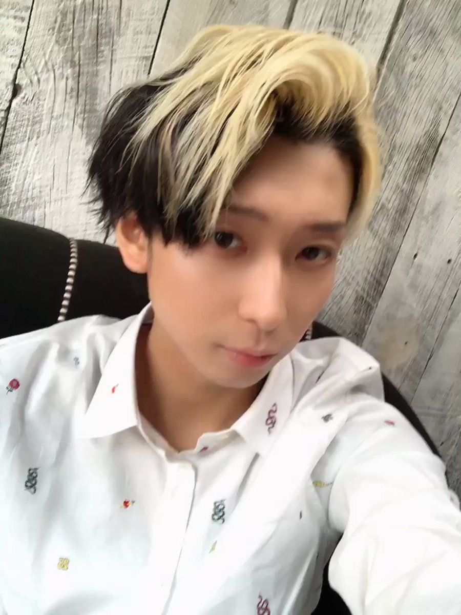 ヒカルの黒金ヘア誕生秘話とオーダー術！アイコンの全貌を徹底追跡
