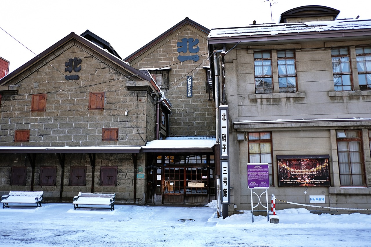 小樽・北一硝子三号館を完全解剖！167個のランプ点灯と絶品グルメ