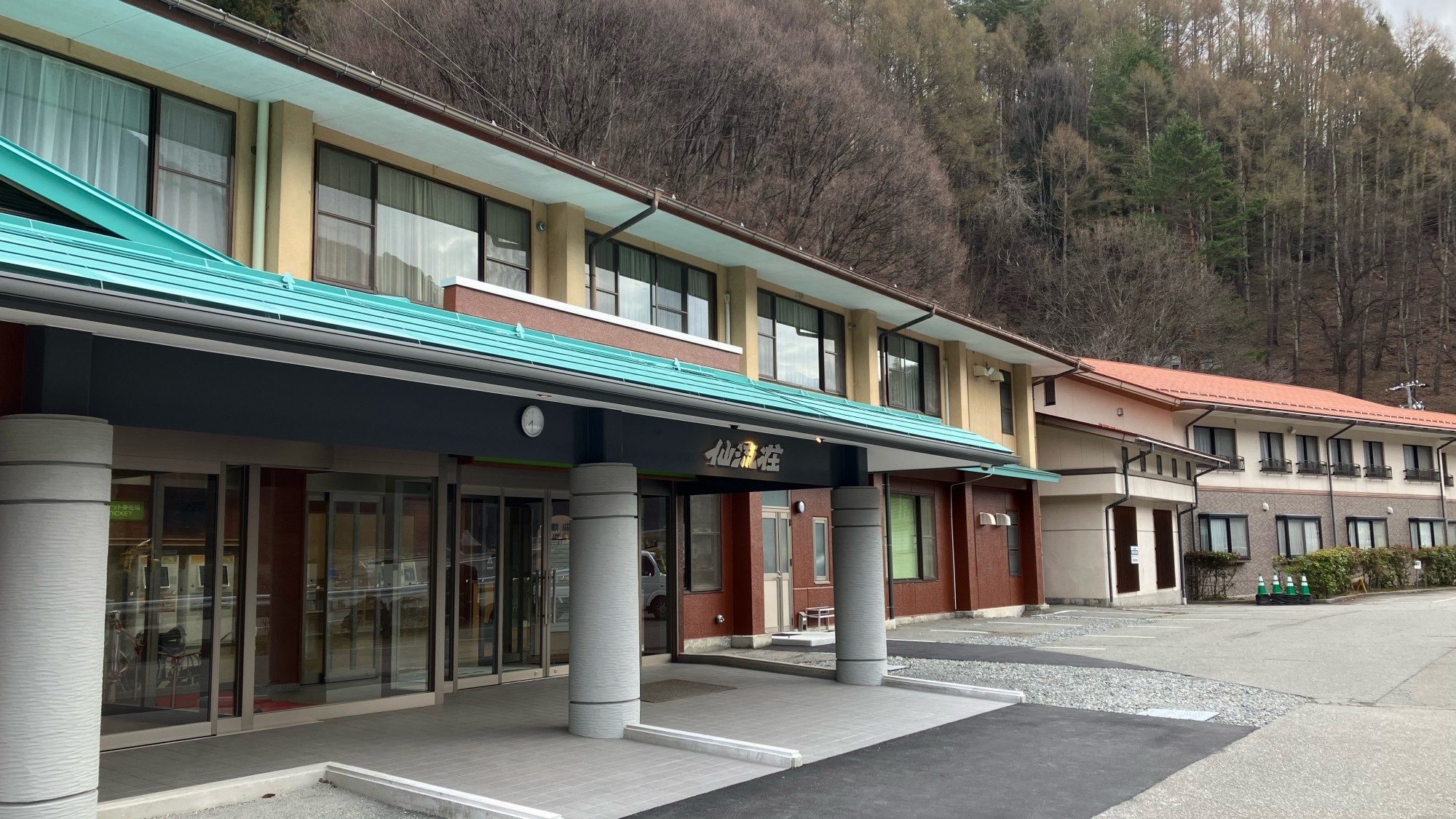 仙流荘のバス運行・駐車場混雑と車中泊事情｜北沢峠登山の最新完全ガイド