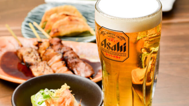 【2026年最新ルポ】煙の向こうに広がる熱気！北千住の「焼きとん」街が今、世代を超えて人々を惹きつける理由