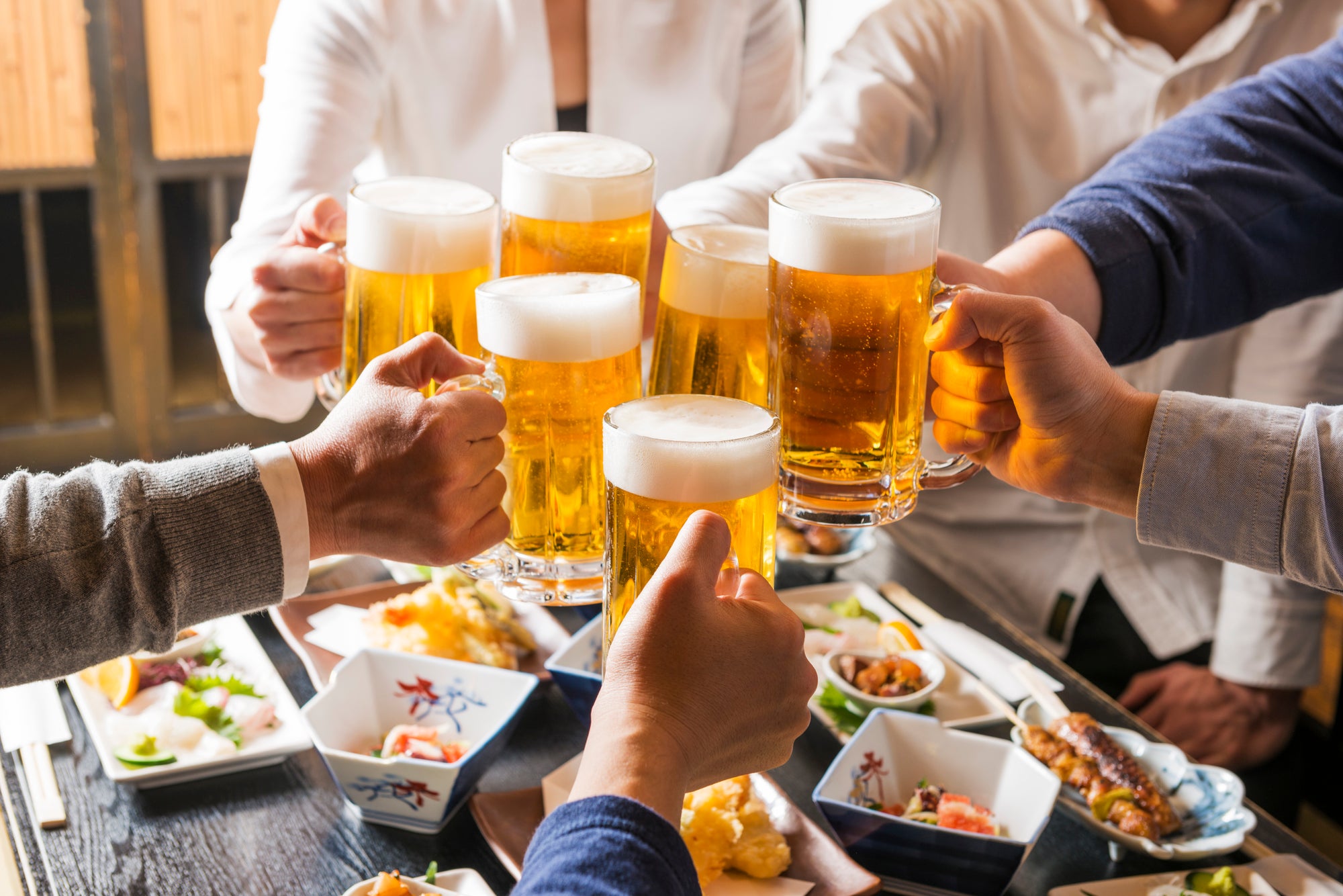 2026年の「飲み会」解体新書：若者が「行きたくなる宴」と「絶滅すべき愚行」の決定的な差