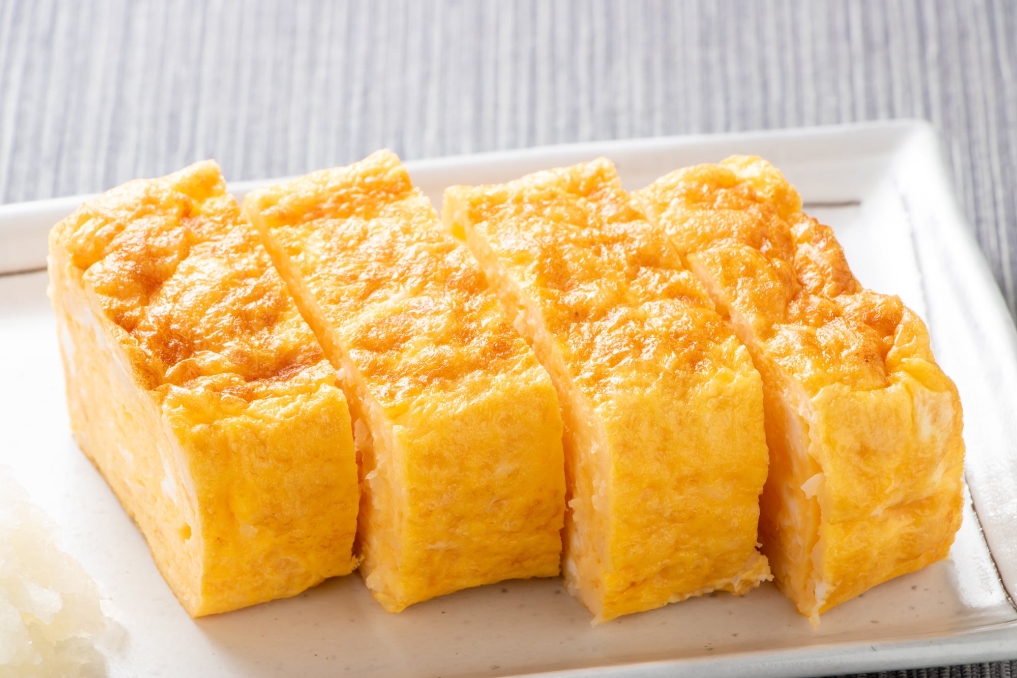 なぜ今、海外で「甘い卵焼き」が大バズり？ 2026年に深まる東西味覚ギャップとお弁当文化の最前線