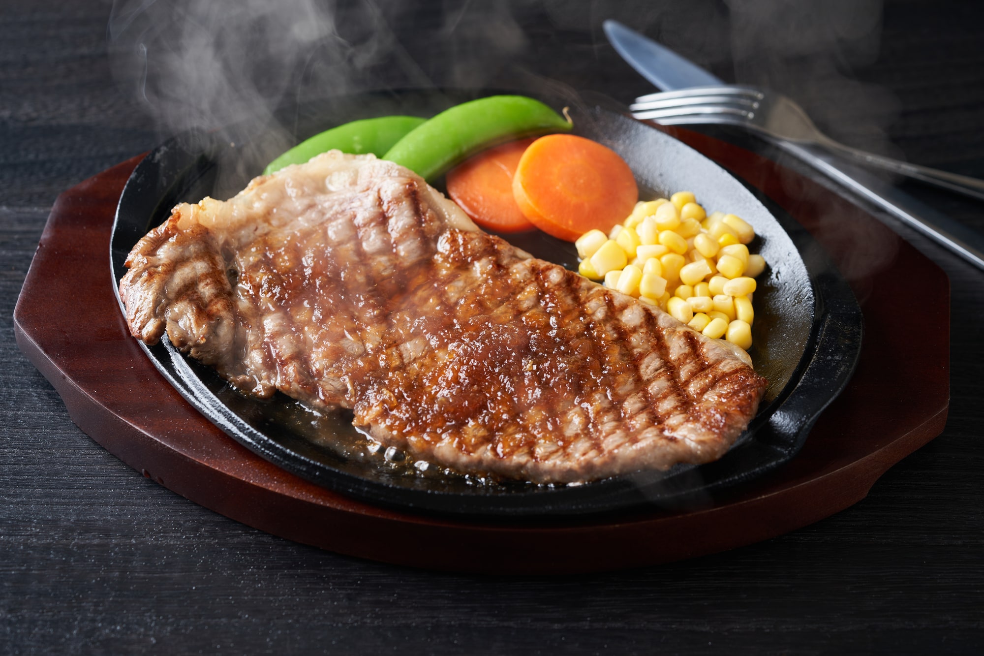 オーブンステーキで失敗ゼロ！肉汁を閉じ込める温度と焼き時間の極意