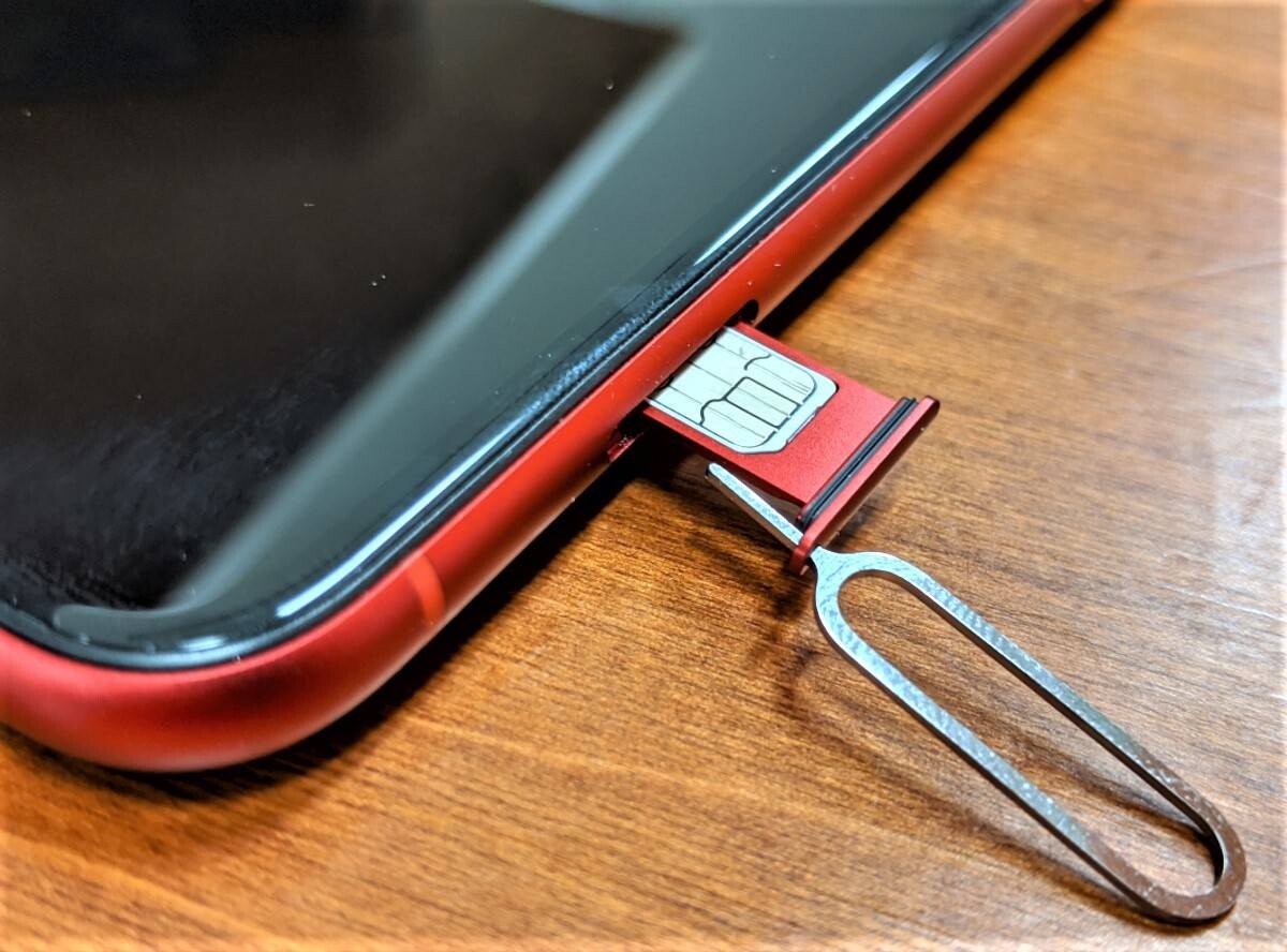 【2026最新】IphoneのSimカードの取り方とピンがない時の安全代用術