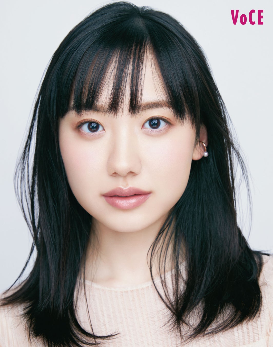 芦田愛菜のグラビア噂の真相とは？雑誌表紙で見せた美麗カットと現在