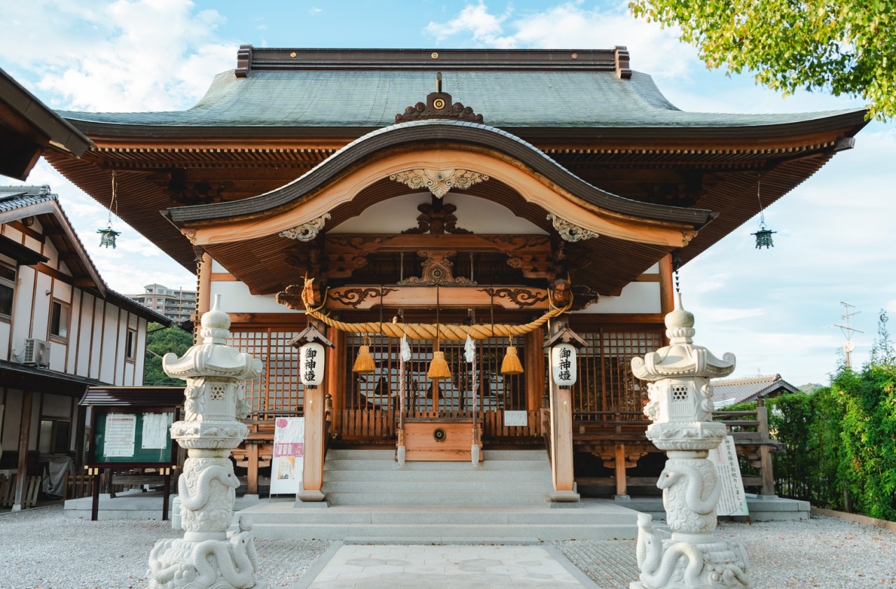 岩国白蛇神社で金運爆上がり？本物の白蛇と御利益の真相【2026最新】