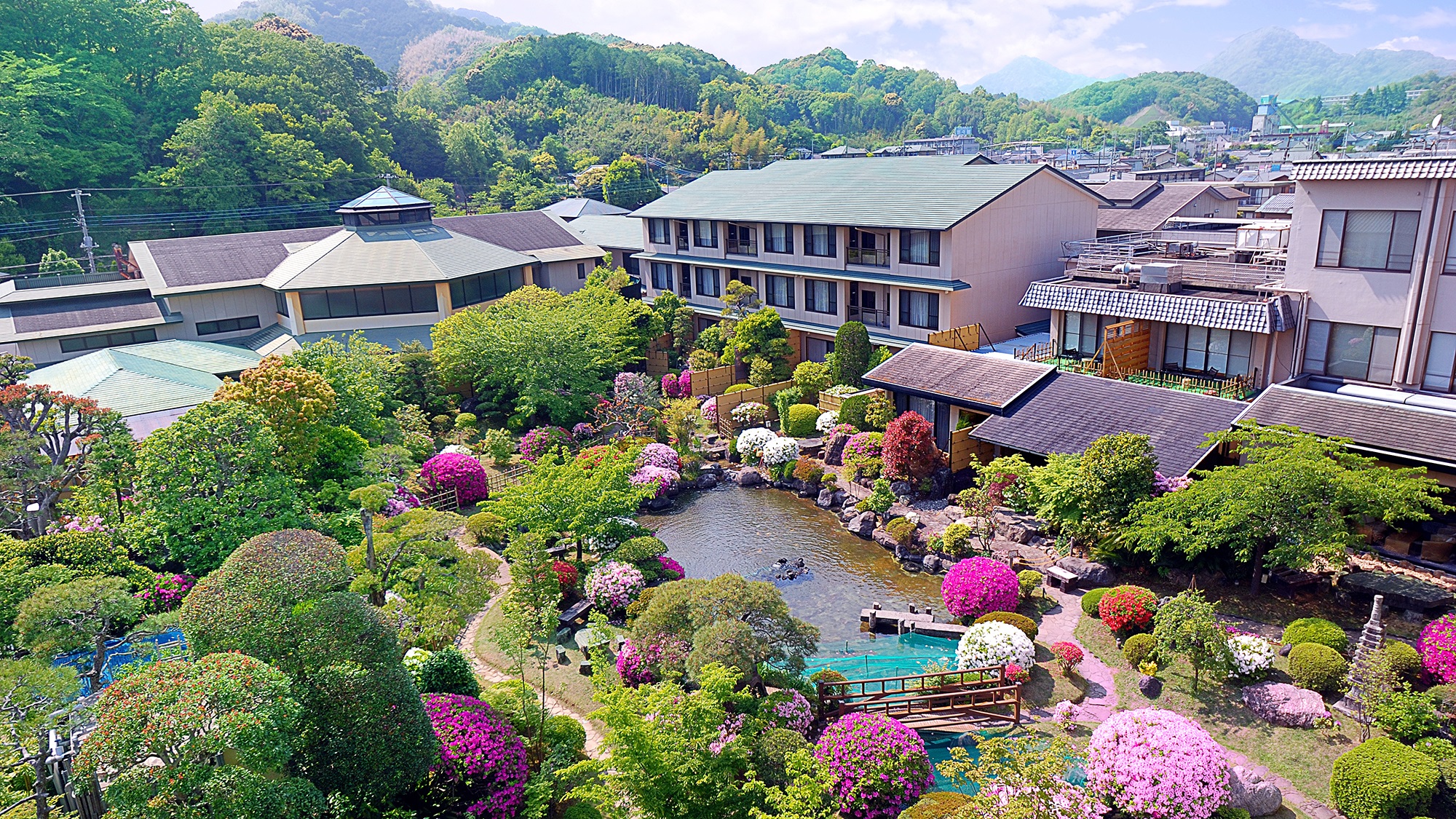 名湯と豪華バイキングに酔う！ホテルサンバレー伊豆長岡の極意