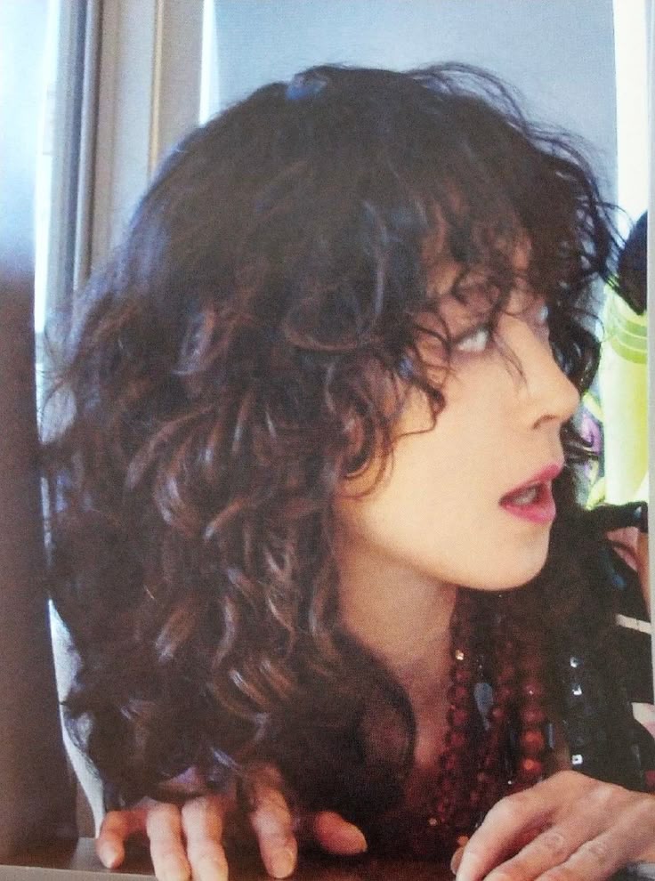伝説の歌姫・中森明菜のパーマ再流行！トップ美容師の再現秘話