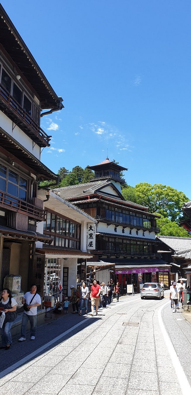 【2026年最新】1000年の祈りと食文化が交差する街へ：成田山表参道で体験する「新・江戸情緒」と五感を満たす参道散策