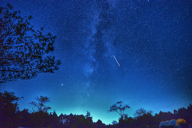 2026年夏の夜空に奇跡の条件到来！ペルセウス座流星群を極上の暗闇で迎える「8月の星空観察」完全攻略ガイド
