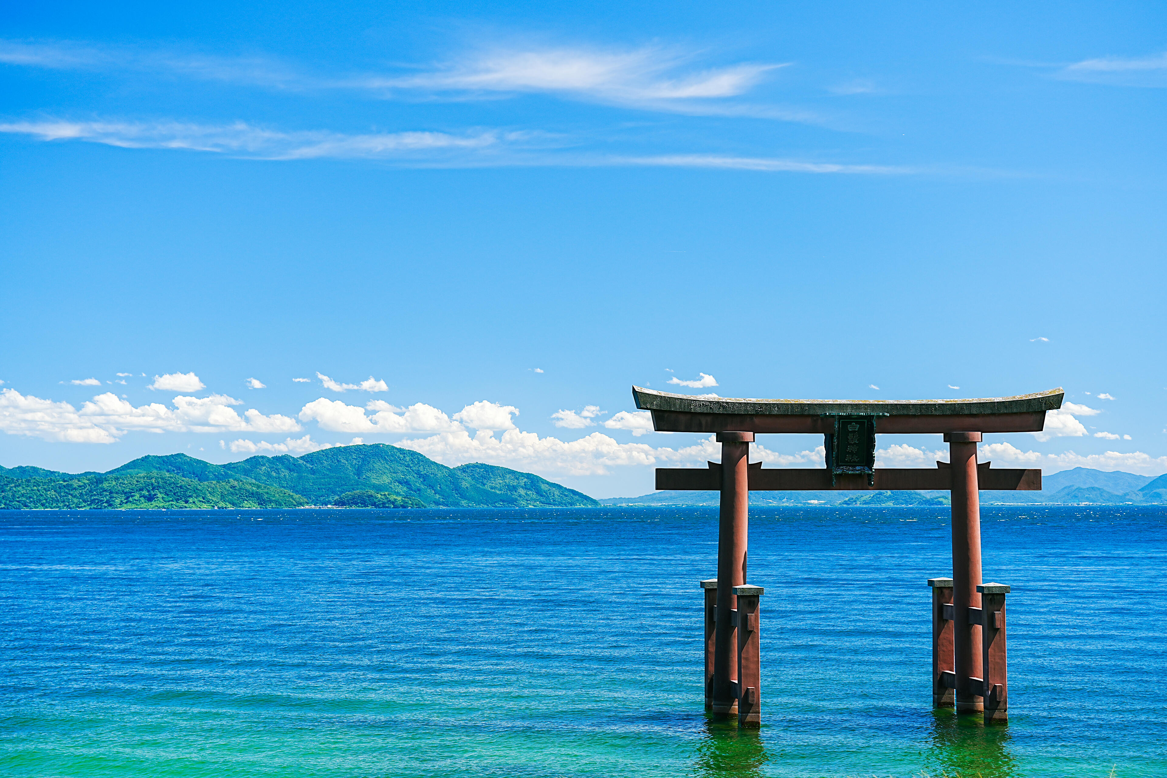 琵琶湖・白鬚神社の湖中鳥居！横断禁止の真相と2026年最新参拝ガイド