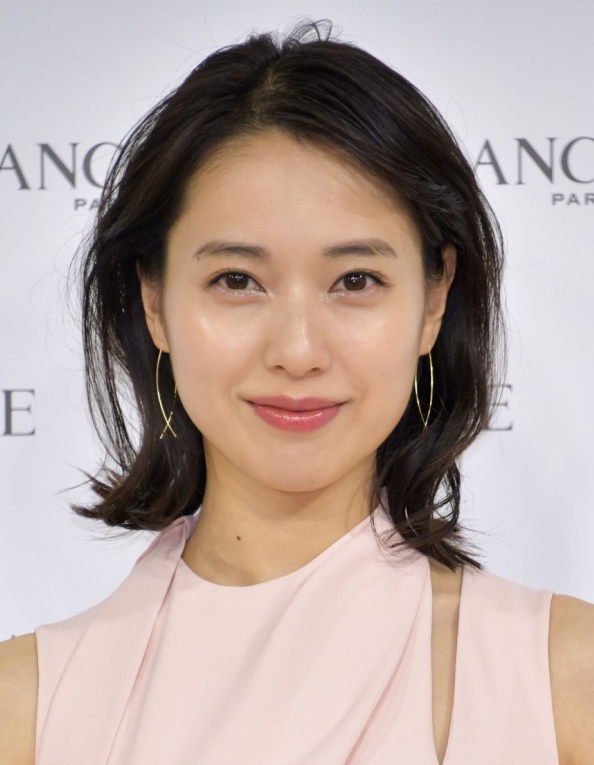 戸田恵梨香の華麗なる恋愛人脈と「実力派女優」への進化史——松坂桃李との幸福な現在地から紐解く共演熱愛のリアル