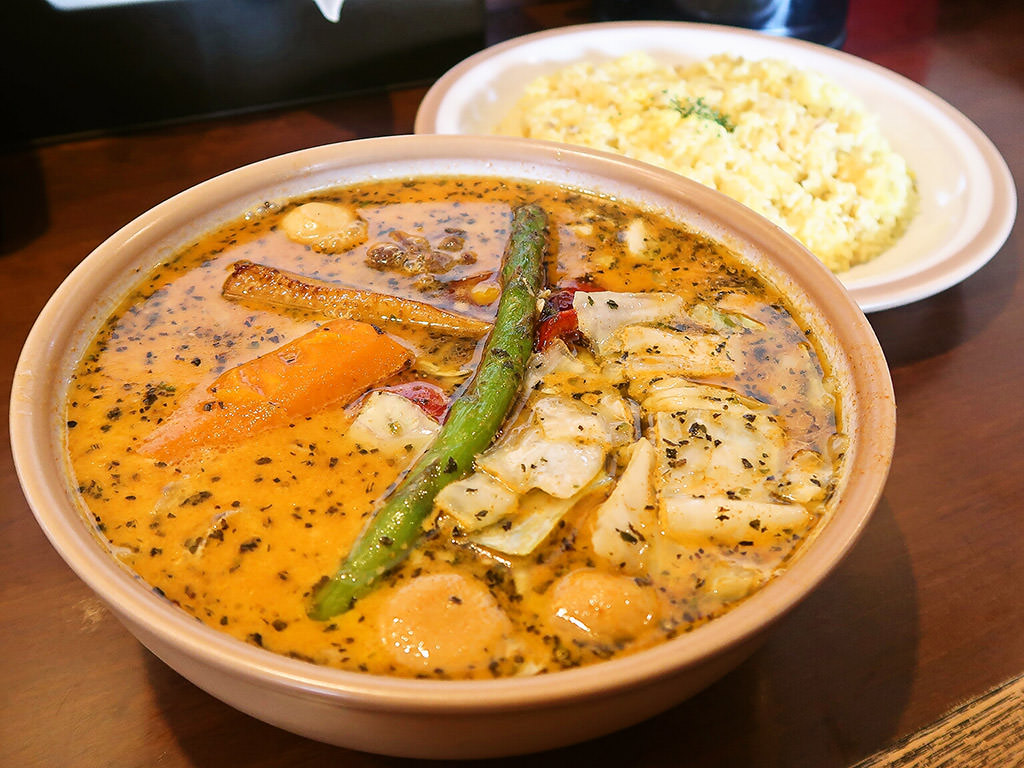 札幌King本店が放つWスープの衝撃！行列と味の真髄を徹底解剖