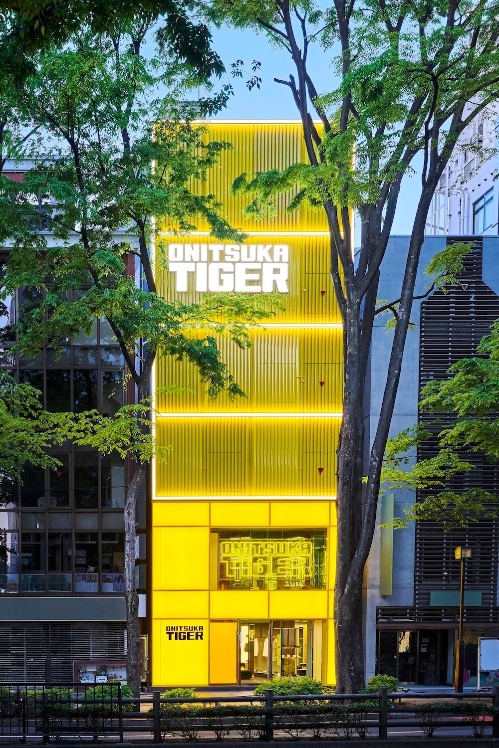 オニツカタイガー表参道完全ガイド！限定靴から店舗の違いまで徹底解剖
