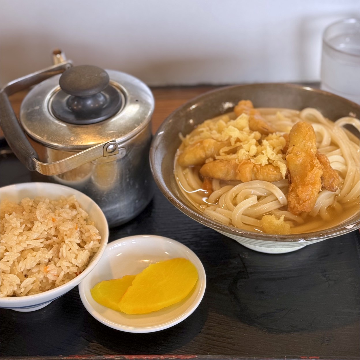 牧のうどん空港店完全攻略！増える麺の真相と飛行機展望台の魅力徹底解剖