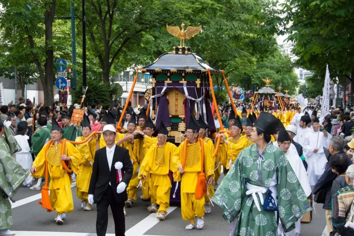 札幌の祭り完全攻略2026！雪まつりから神宮例祭・屋台まで徹底解説
