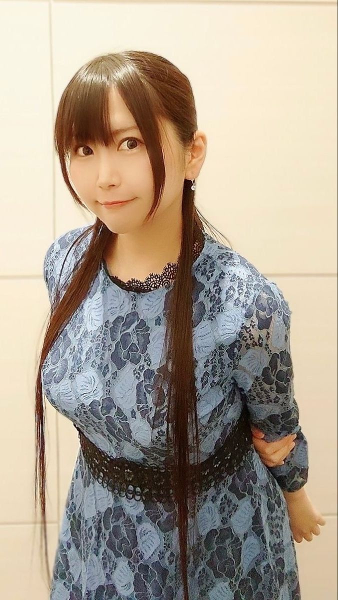 小岩井ことりの胸と抜群スタイルに衝撃！推定カップと天才の真相