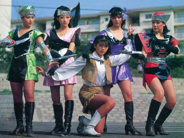 シャイダーを追い詰めたギャル軍団の今！撮影裏話と衣装の秘密を解剖