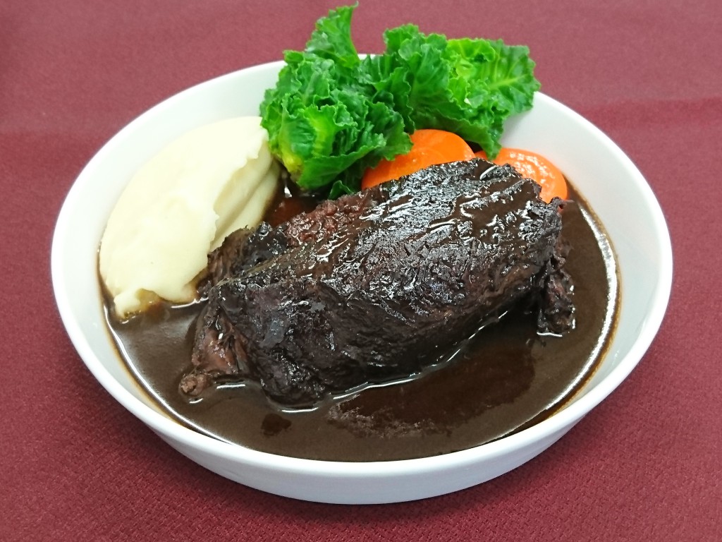 牛ほほ肉の赤ワイン煮込み完全攻略！ホロホロにする下処理と隠し味