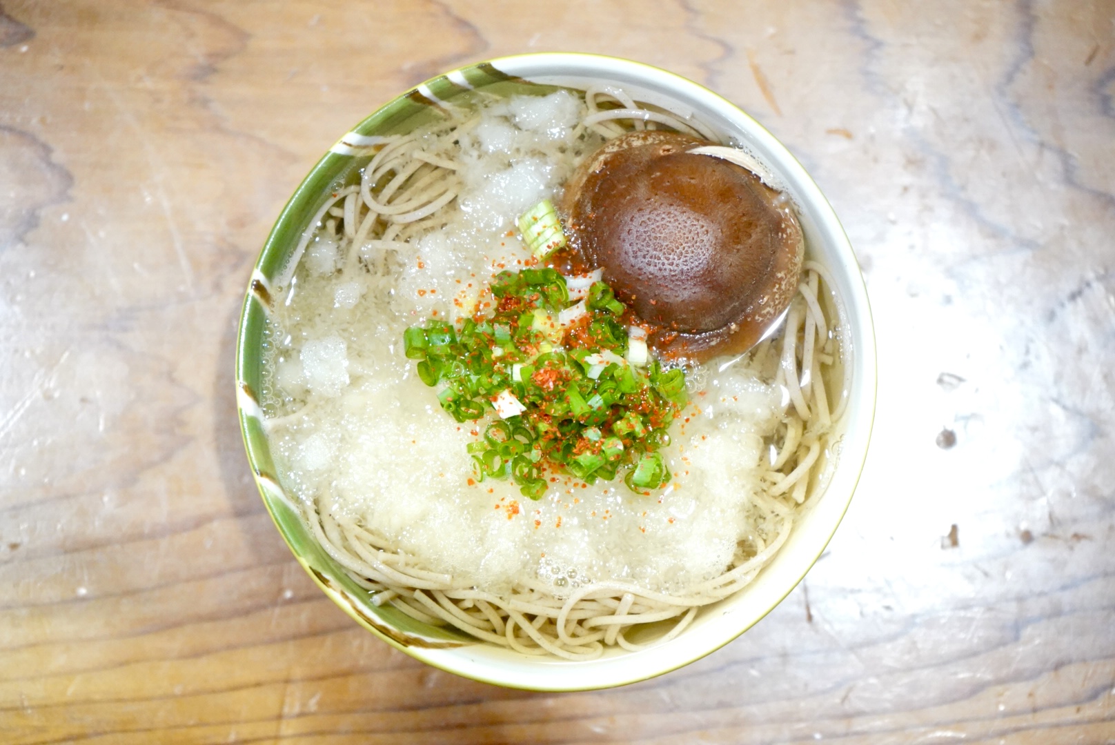 行列が途切れない伝説のスープ！吉岡製麺所が解禁した秘伝の味