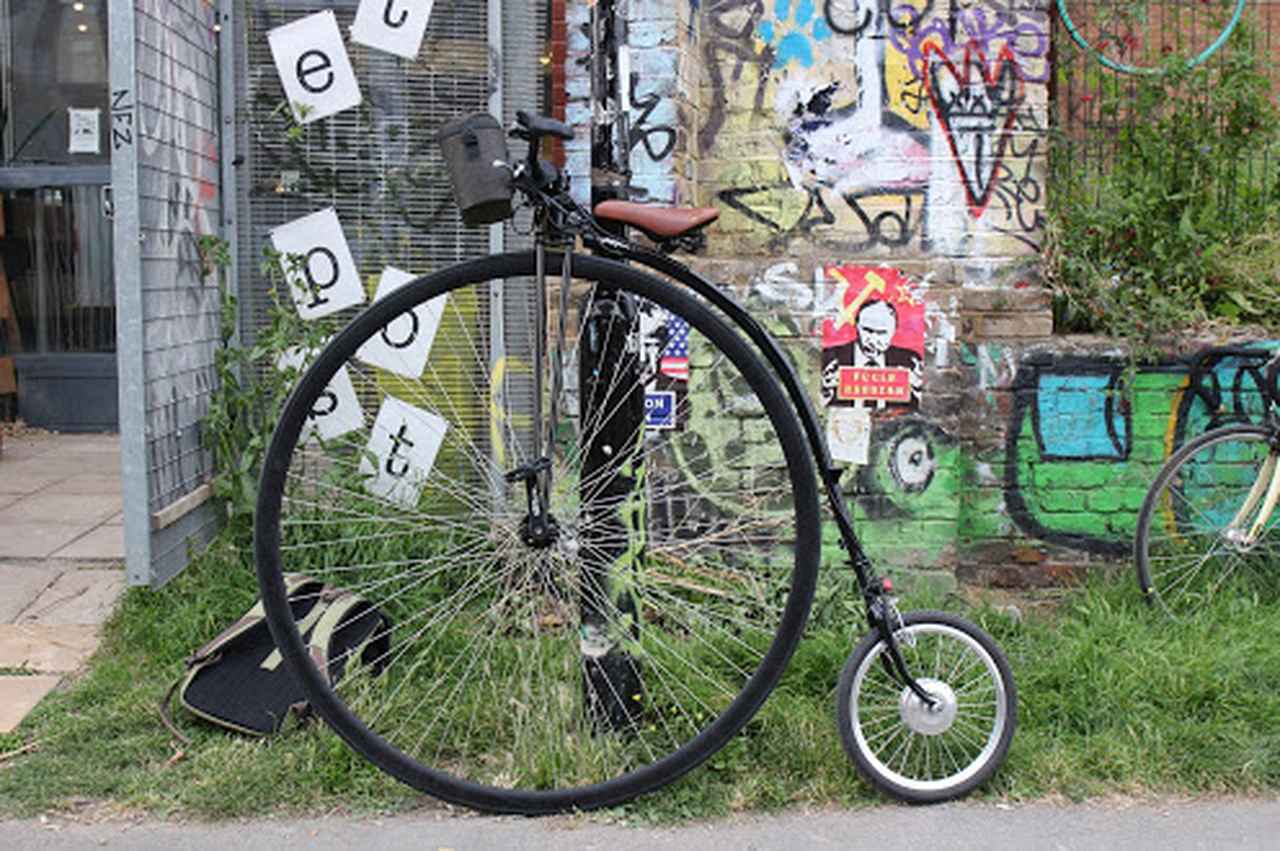 前輪が大きい自転車の名前は？なぜ巨大化？驚愕の理由と公道走行の真相
