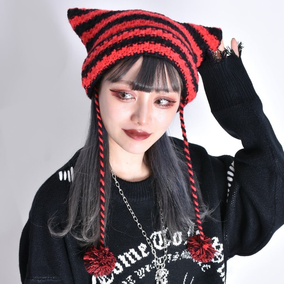 猫耳帽子が2026年秋冬、Snsで異例の盛り上がりを見せている。防寒具としての実用性を超え、小顔効果やコーディネートの主役として支持が急拡大。100均からハイブランドまで価格帯も広がり、大人の女性からメンズ、子供まで幅広い層に浸透している。本記事では、最新の販売データやSns上のリアルな声、実際の着用検証をもとに、猫耳帽子の人気の本質と失敗しない選び方を徹底解説する。