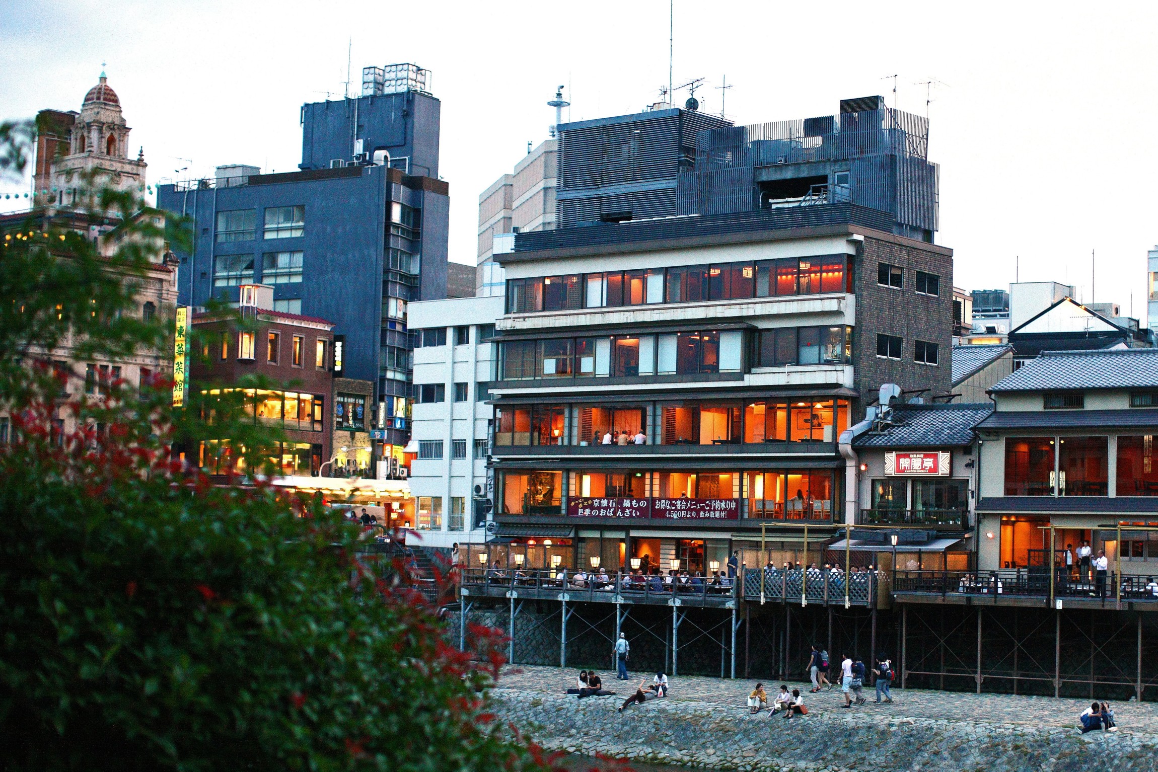 先斗町いづもやの現在と閉店の真相｜四条大橋の象徴の歴史と跡地動向