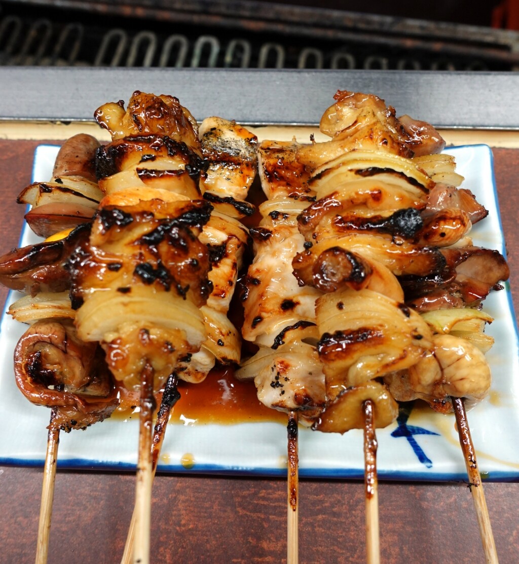 高松市の焼き鳥名店と隠れ家を徹底解剖！讃岐地鶏と骨付鳥の真実【2026】