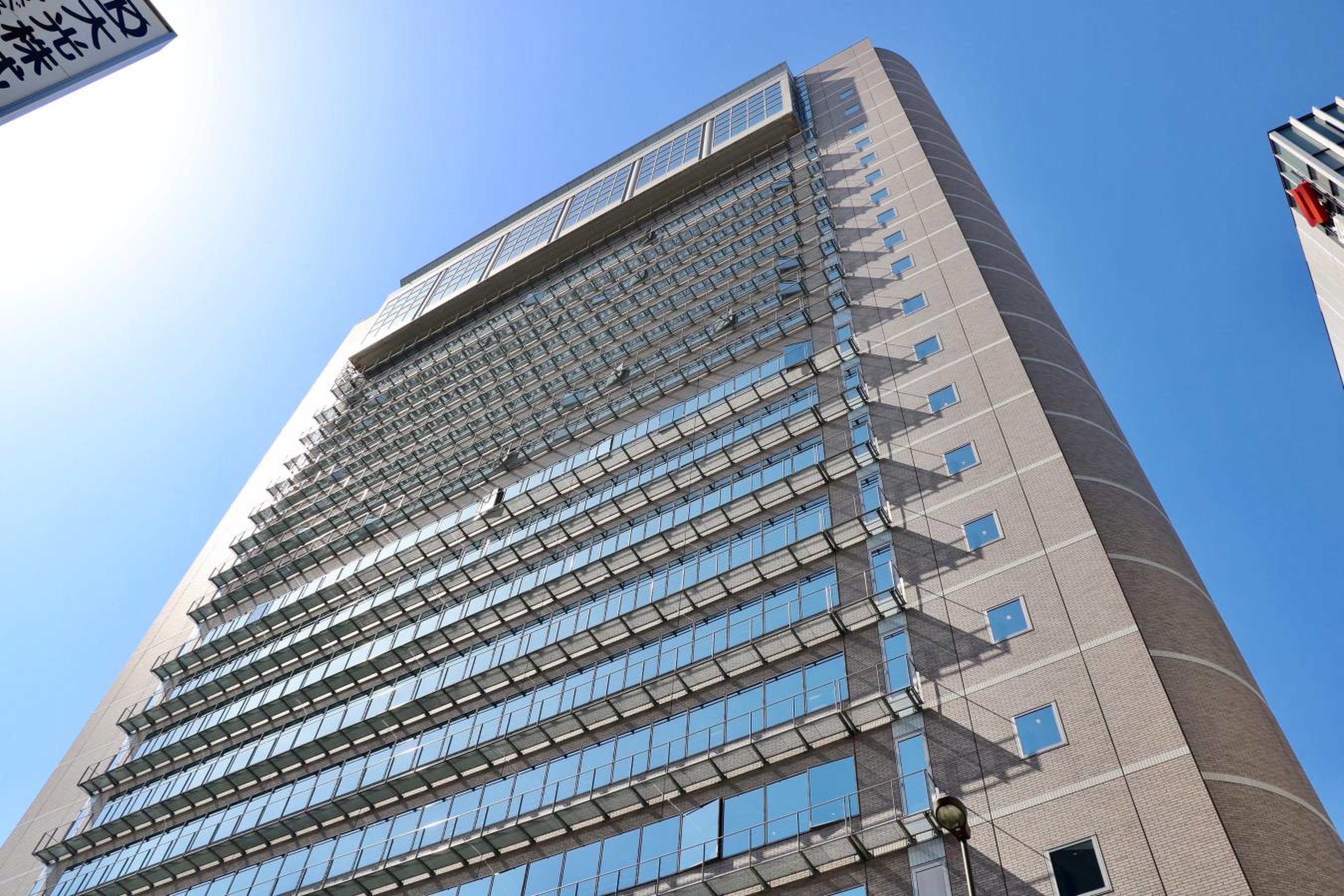 【2026年最新】再開発に沸く足立区で変化する労働市場「ハローワーク足立」活用術と求人トレンドの全貌
