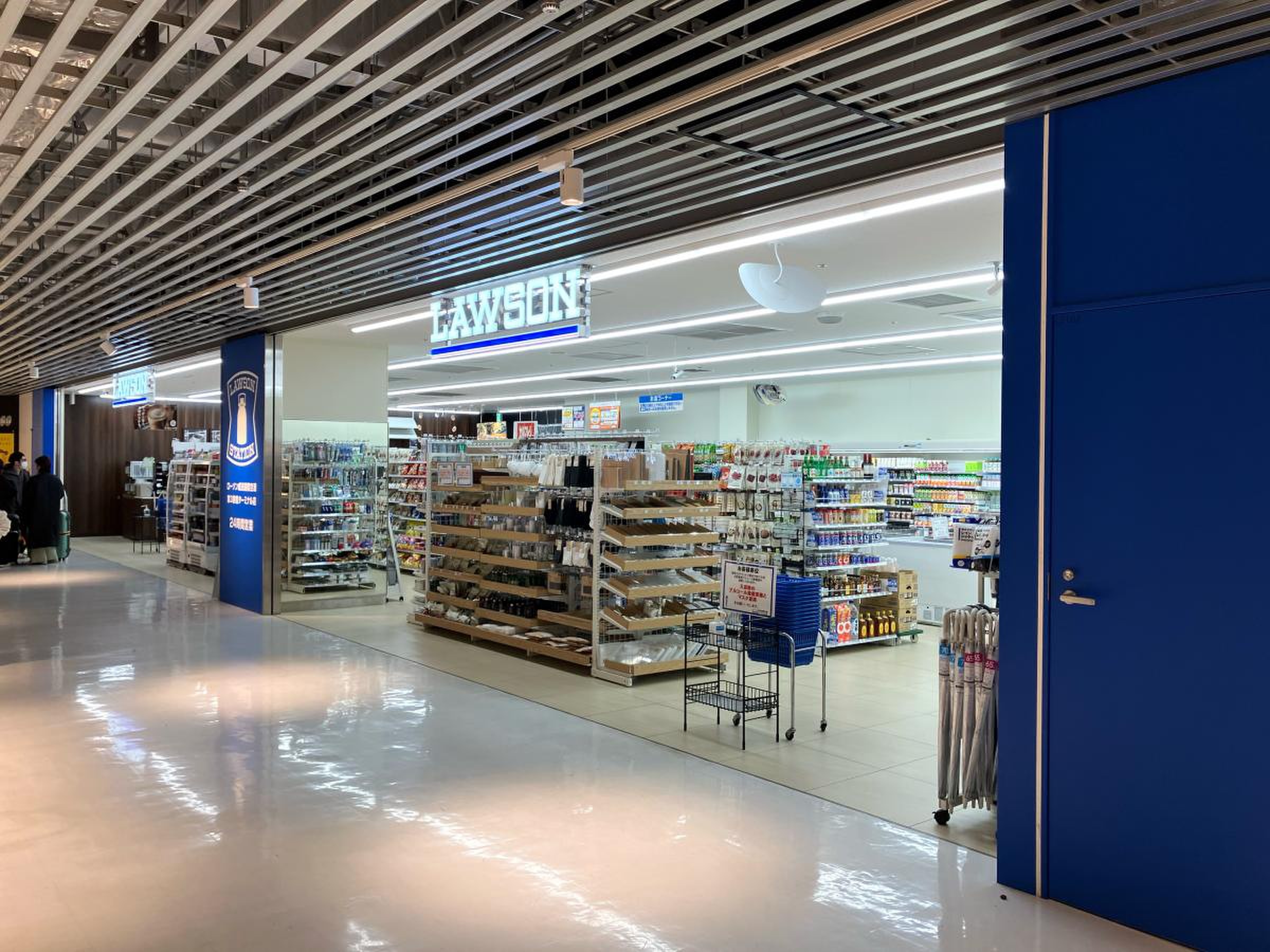 ローソン東横イン成田空港店は24時間営業？深夜の品揃えと一般利用の真実