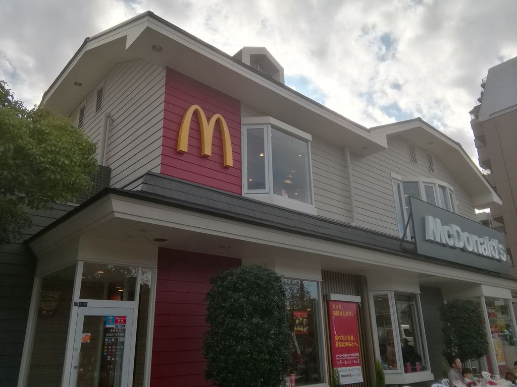 マクドナルド長居公園通り店2026最新！営業時間や駐車場・混雑回避術