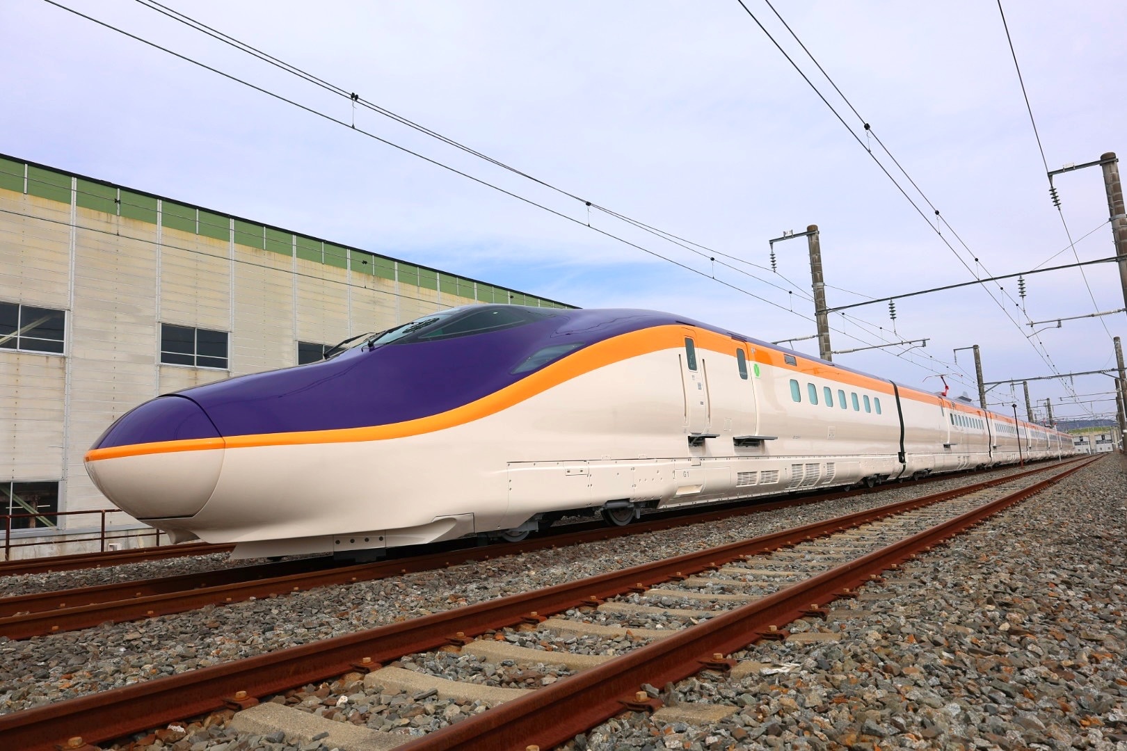 車両通行禁止標識の見分け方！進入禁止との違いや違反点数・罰則を解説