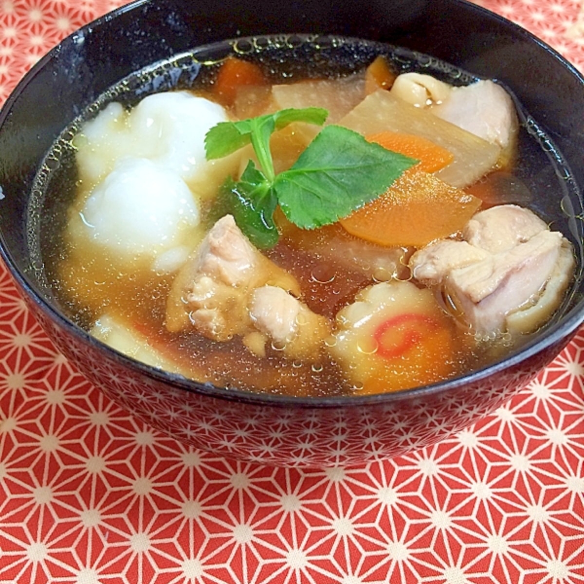 プロ直伝のお雑煮レシピ決定版！関東風すまし汁と関西風白味噌の極意