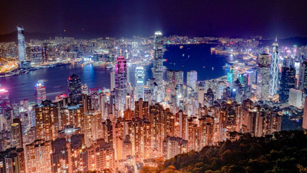 【2026年最新】電気代から読み解く「100万ドルの夜景」の真実——光の進化とナイトタイムエコノミー最前線