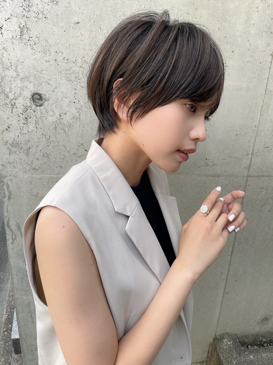 耳上ショートで即垢抜け！似合う人の特徴と失敗しない2026年頼み方
