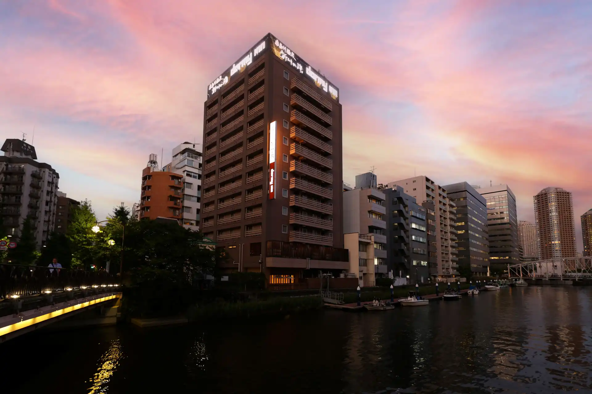 ドーミーイン東京八丁堀の評判を徹底解剖！温泉と朝食が絶賛される理由