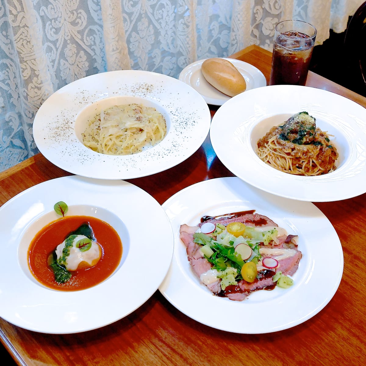 ディズニー「イーストサイド・カフェ」攻略！当日予約の裏技とパスタの評判
