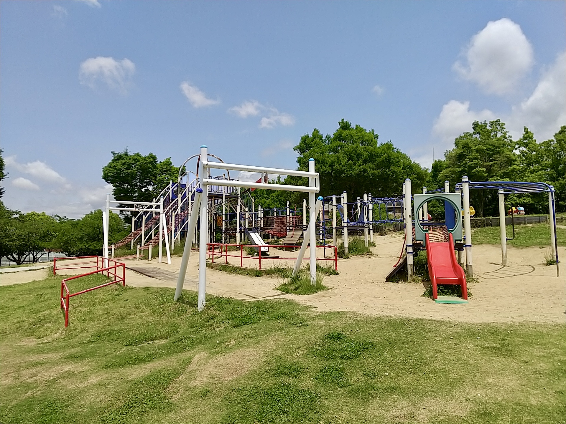 神戸・垂水健康公園の評判と混雑実態！遊具・駐車場・予約の全貌