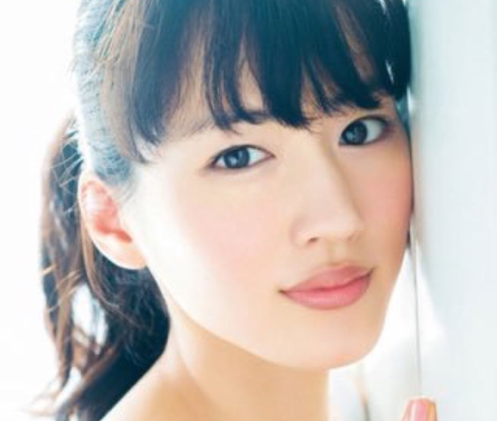 末広二重の芸能人が一番可愛い理由！平行二重との違いと垢抜けメイク