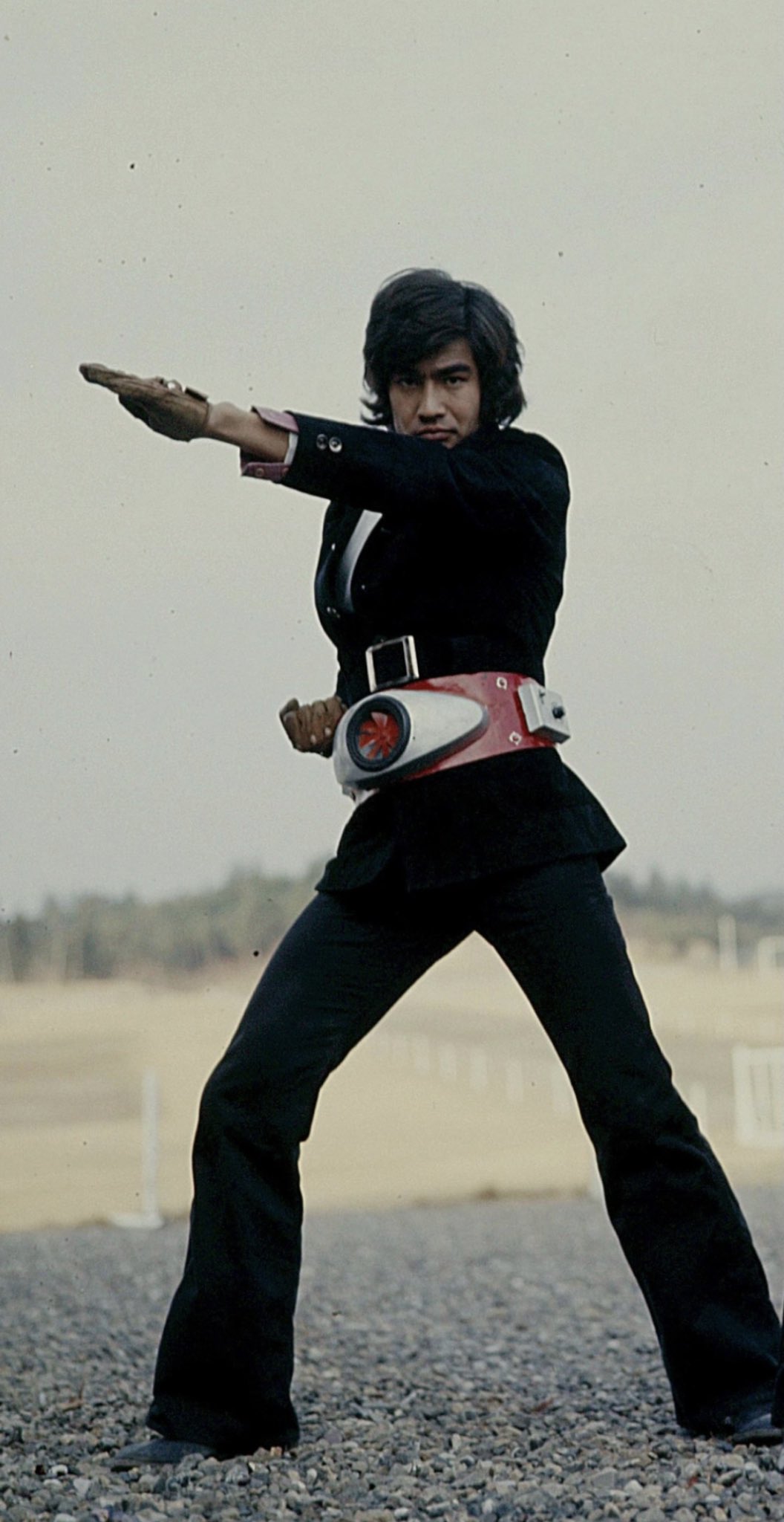 藤岡弘、と仮面ライダーの真実！事故の真相から息子への継承まで解説