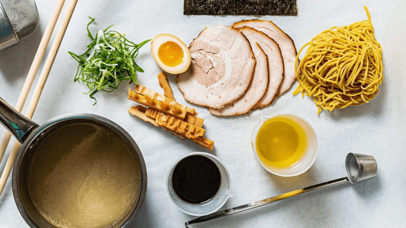 豚骨ラーメンの具材決定版！定番の科学的理由と至高トッピング
